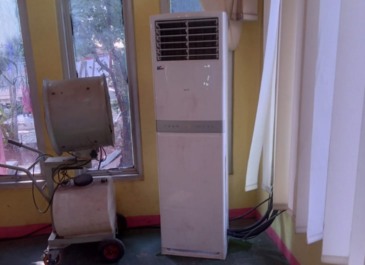 Cara Mengatasi AC yang Mengeluarkan Air: Apakah Anda Perlu Service?